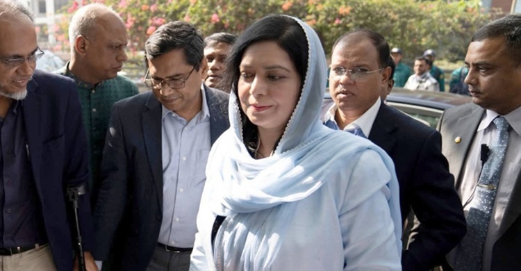 শাশুড়িকে দেখতে ফের হাসপাতালে জোবাইদা রহমান