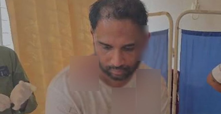 স্বেচ্ছাসেবক দলনেতার বিরুদ্ধে ক্লিনিকে ঢুকে চিকিৎসককে ছুরিকাঘাতের অভিযোগ