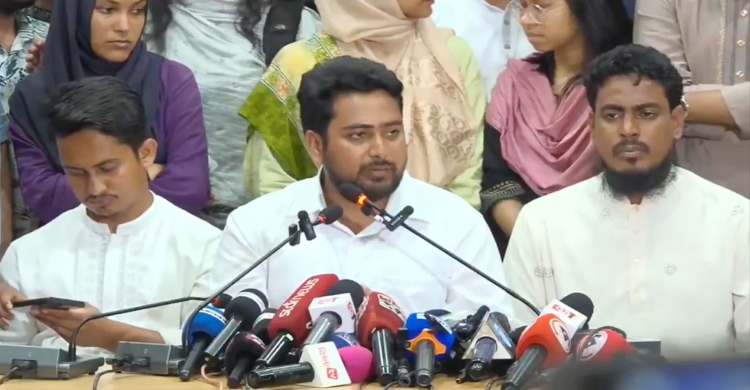 হত্যার উদ্দেশ্যে মুজিববাদী সন্ত্রাসীরা হামলা করেছে: নাহিদ ইসলাম