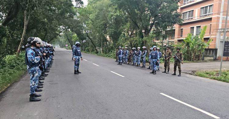 গোপালগঞ্জে পুলিশ, সেনাবাহিনী, বিজিবির সঙ্গে যোগ দিয়েছে কোস্টগার্ড