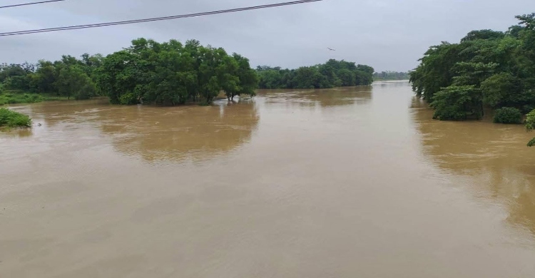 বিপৎসীমার দেড় মিটার নিচে গোমতী নদীর পানি, উৎকণ্ঠায় বাসিন্দারা