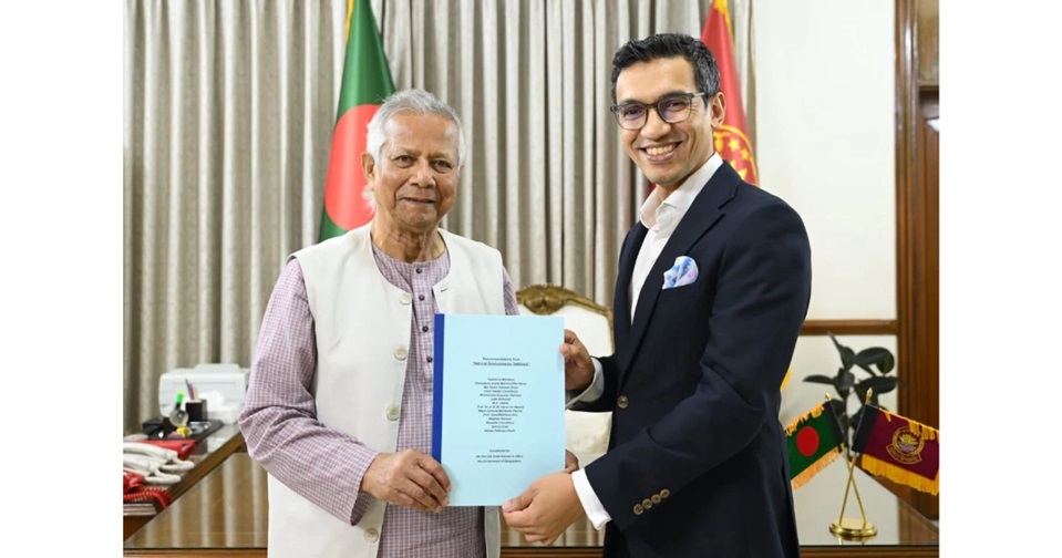 জাতীয় সেমিকন্ডাক্টর টাস্কফোর্সের চূড়ান্ত সুপারিশ প্রধান উপদেষ্টার কাছে উপস্থাপন
