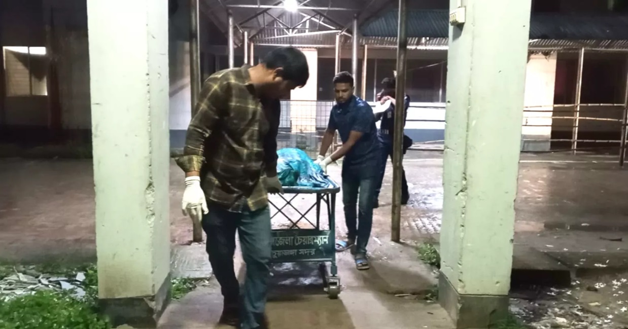চুয়াডাঙ্গায় ট্রাকের চাপায় ইজিবাইকের চালকসহ নিহত ৩