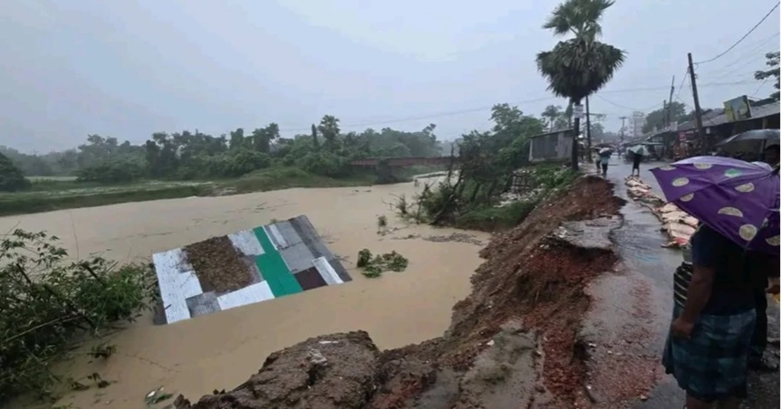 ফেনীতে বন্যা নিয়ন্ত্রণ বাঁধের ১৪ স্থানে ভাঙন, ৩০ গ্রাম প্লাবিত