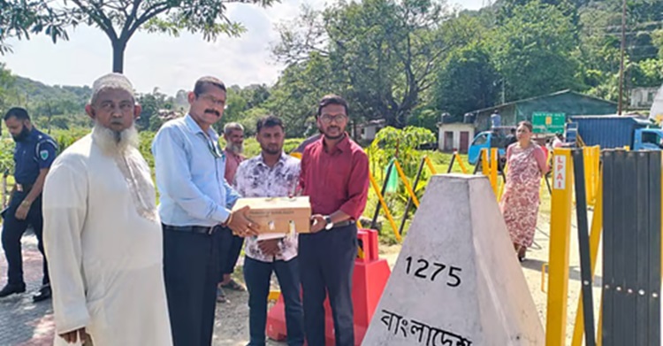 ভারতে গেল প্রধান উপদেষ্টার উপহারের আম