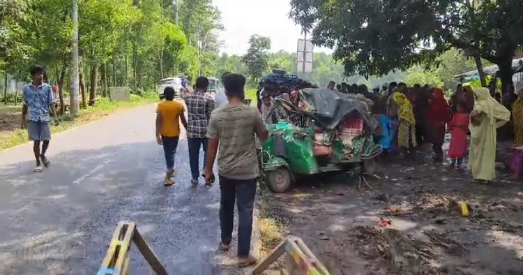 গাজীপুরের কালিয়াকৈরে সড়ক দুর্ঘটনায় নারীসহ নিহত ৪