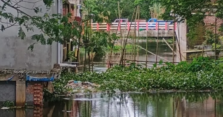 মহেন্দ্র খাল দখলে জলাবদ্ধতা, দুর্ভোগে লাখো মানুষ