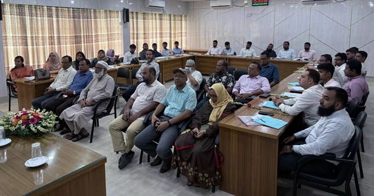 ১৮ পাবলিক বিশ্ববিদ্যালয়ের শিক্ষকদের বুনিয়াদি প্রশিক্ষণ দিচ্ছে ইউজিসি