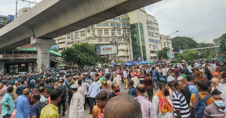 শাহবাগ ছেড়ে জাদুঘরের সামনে অবস্থান চাকরিচ্যুত বিডিআর সদস্যদের