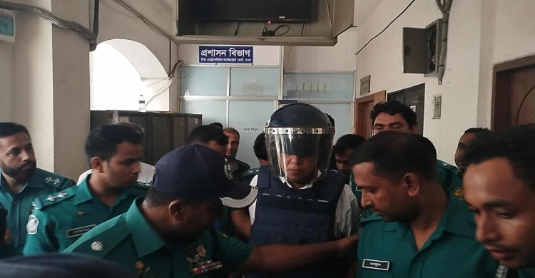 সাবেক সিইসি হাবিবুল আউয়াল কারাগারে