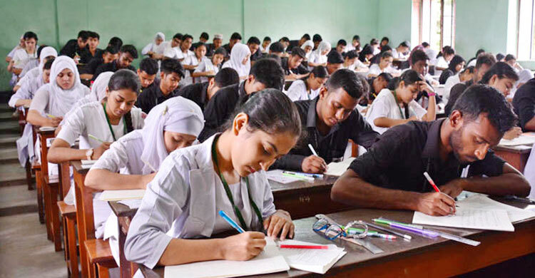 এইচএসসিতে বসছেন সাড়ে ১২ লাখ পরীক্ষার্থী, স্বাস্থ্যবিধিতে কড়াকড়ি