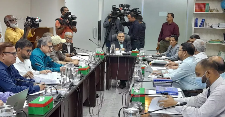 নির্বাচনী প্রচারণায় পোস্টার নিষিদ্ধের খসড়া আইনে অনুমোদন ইসির
