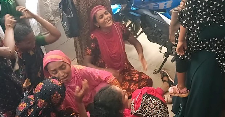রাইস কুকারে রান্নার সময় বিদ্যুতায়িত হয়ে মা-মেয়ে নিহত