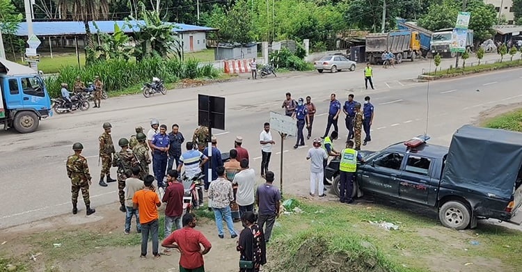 ঢাকা-মাগুরা মহাসড়কে শৃঙ্খলা ফেরাতে সেনাবাহিনীর অভিযান