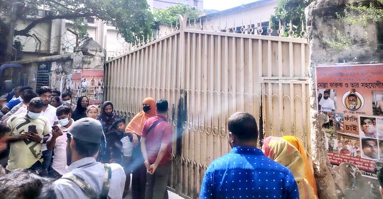 আদালতের হাজতখানায় সাবেক সিইসি নূরুল হুদা