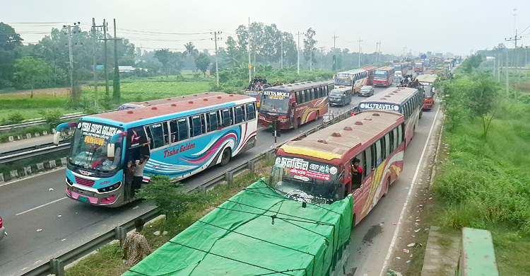 ঢাকা-টাঙ্গাইল-যমুনা সেতু মহাসড়কে ৪৫ কিলোমিটার যানজট