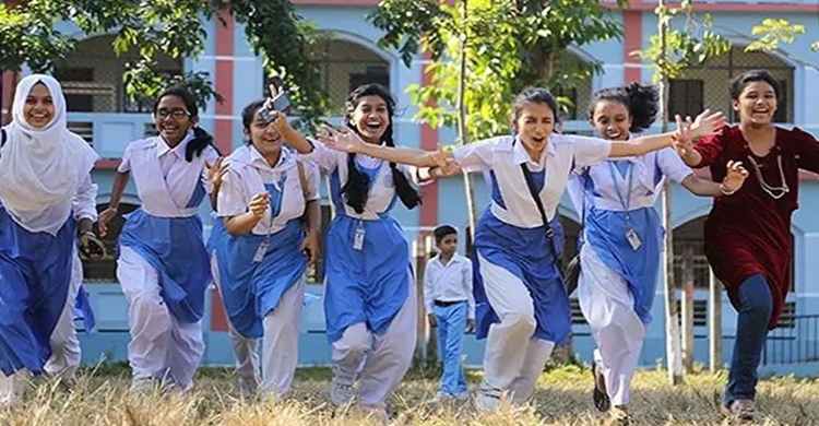 ঈদ ও গ্রীষ্মকালীন অবকাশ উপলক্ষে দেশের সব শিক্ষাপ্রতিষ্ঠানে শুরু হয়েছে ছুটি