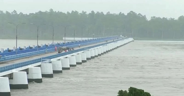 তিস্তায় বাড়ছে পানি, খুলে দেওয়া হয়েছে ব্যারাজের ৪৪ গেট