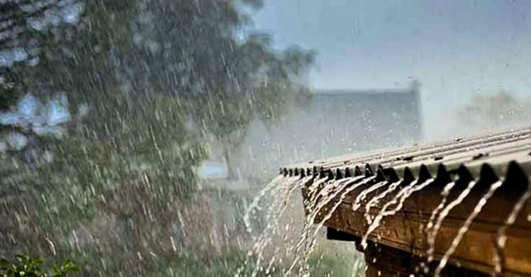 দুপুরের মধ্যে ১১ অঞ্চলে বজ্রসহ ঝড়ের আভাস