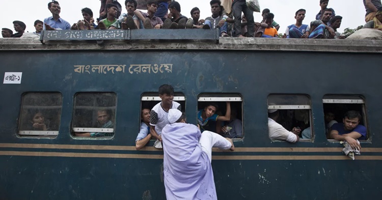 টিকিটের কালোবাজারি রোধে বড় বড় রেলস্টেশনে দুদকের অভিযান