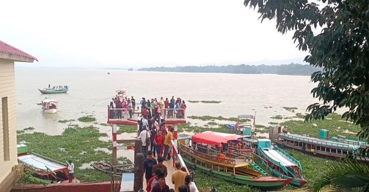 পাহাড়ী কন্যা রাঙ্গামাটিতে বেড়েছে পর্যটকের আগমন