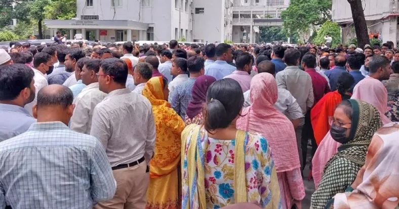 সরকারি চাকরি অধ্যাদেশ: ফের আন্দোলনে কর্মচারীরা, সচিবালয়ে গণজমায়েত আজ