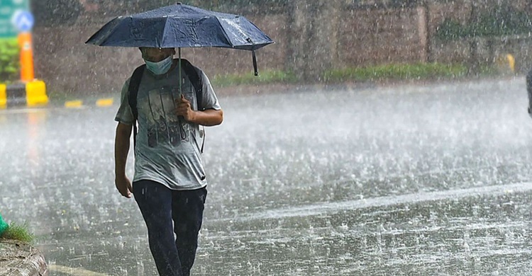 মাঝারি থেকে অতি ভারী বৃষ্টিপাতের সম্ভাবনা