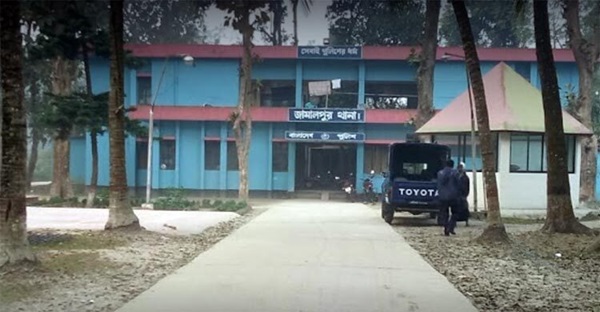 বাড়ির উঠানে ইউপি সদস্যকে কুপিয়ে হত্যা
