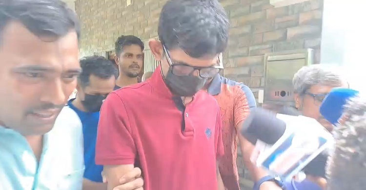 পশ্চিমবঙ্গে আ’লীগ নেতা ও পলাতক এসপিসহ ৩ বাংলাদেশি আটক, পরে মুক্তি