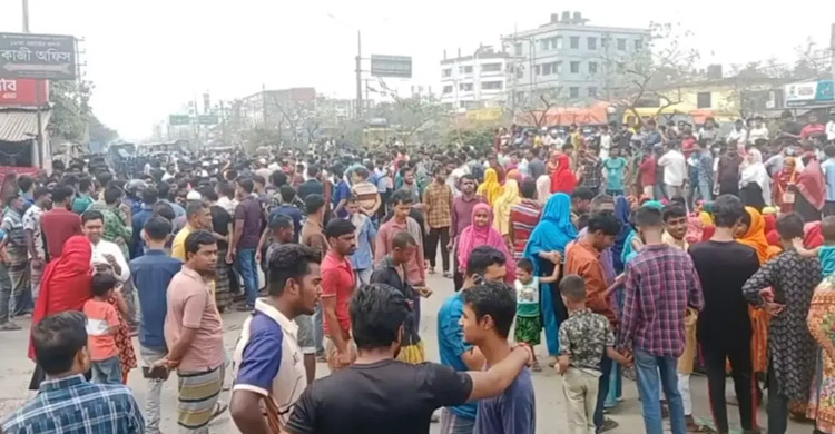 গাজীপুরে ঈদ বোনাসসহ বিভিন্ন দাবিতে শ্রমিক বিক্ষোভ, সড়ক অবরোধ