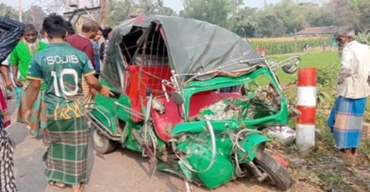 ময়মনসিংহে ট্রাক-সিএনজি সংঘর্ষে নিহত ৩