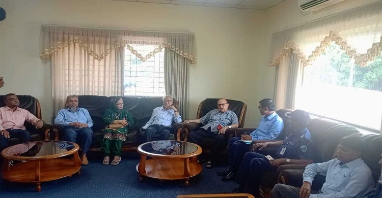 দেশ খাদ্য উৎপাদনে এখন স্বয়ংসম্পূর্ণ: খাদ্য উপদেষ্টা