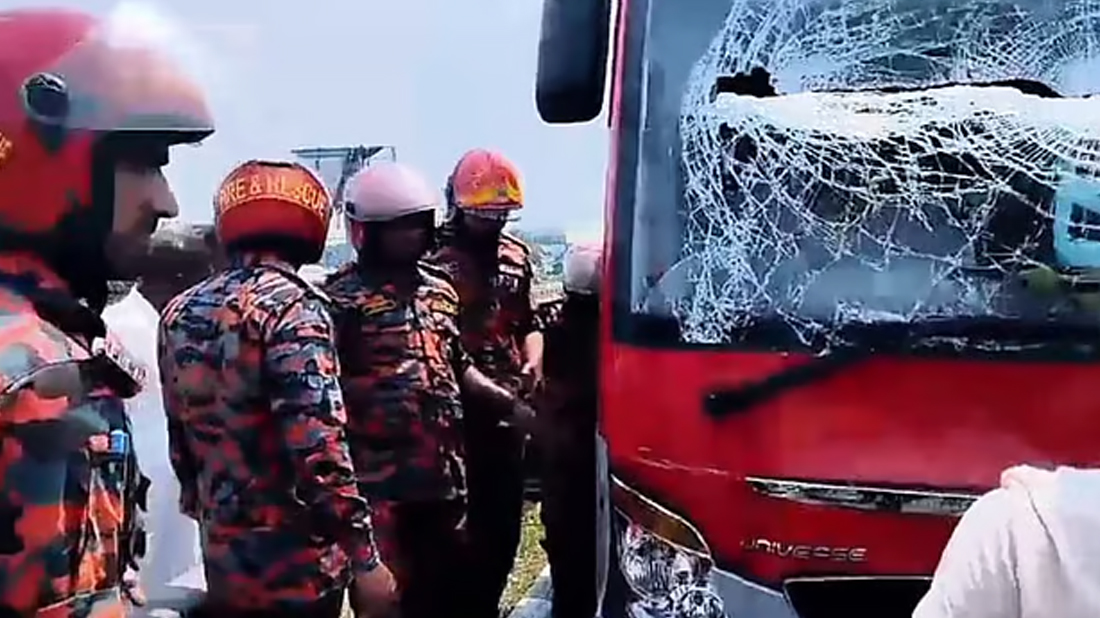 ঢাকা-মাওয়া এক্সপ্রেসওয়েতে বাস-অ্যাম্বুলেন্স সংঘর্ষ, ৫ জন নিহত