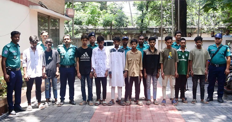 টিকটক বানাতে ক্যামেরা ছিনতাইয়ের পরিকল্পনা, ফটোগ্রাফার খুন