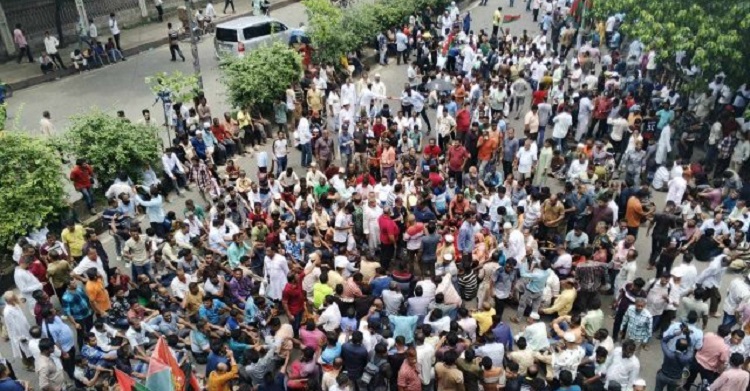 আন্দোলনে স্থবির রাজধানী, চারপাশে যান চলাচল বন্ধ