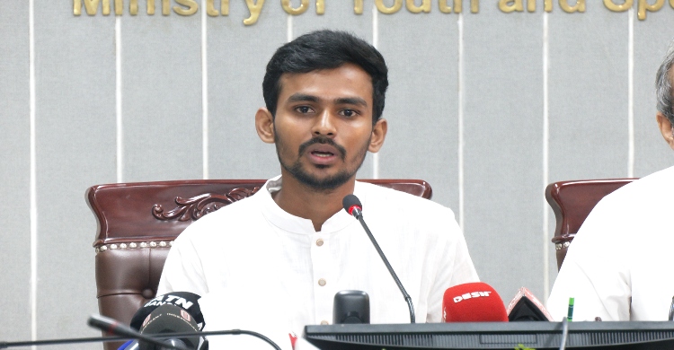 সোহরাওয়ার্দী উদ্যান রাত ৮টার পর বন্ধ থাকবে: উপদেষ্টা আসিফ মাহমুদ