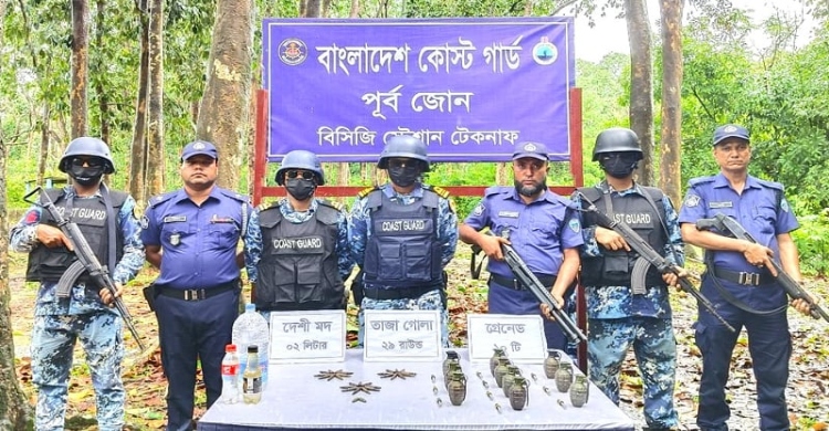 রোহিঙ্গা ক্যাম্পের পাশের পুকুর থেকে হ্যান্ড গ্রেনেড, তাজা গোলা উদ্ধার