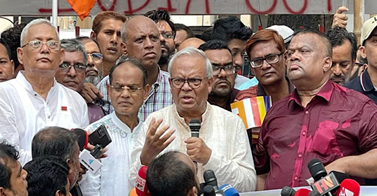 সীমান্তে ভারতের পুশ-ইন: সরকারের নীরবতায় ক্ষোভ ঝাড়লেন রিজভী