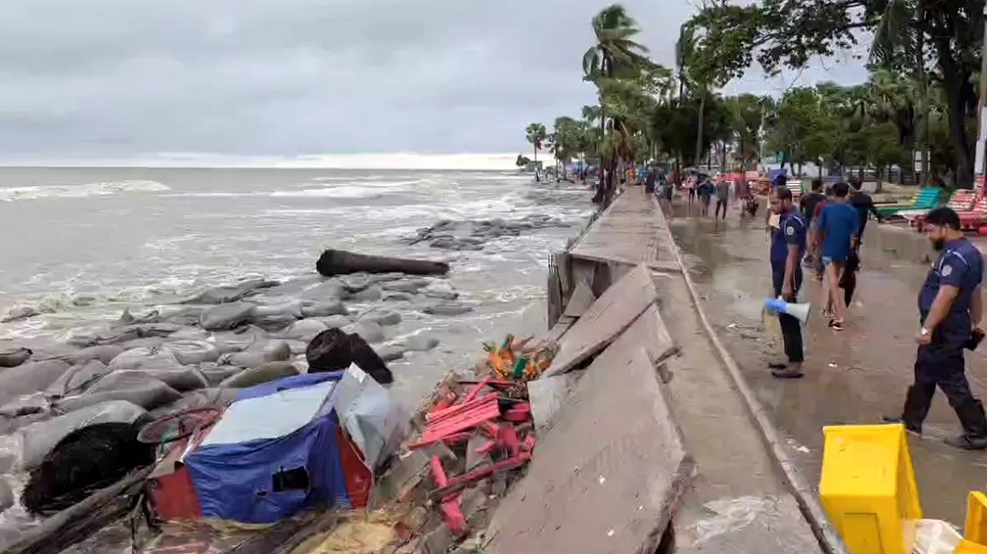 উদ্বোধনের আগেই সমুদ্রে বিলীন কুয়াকাটার ‘মেরিন ড্রাইভ’