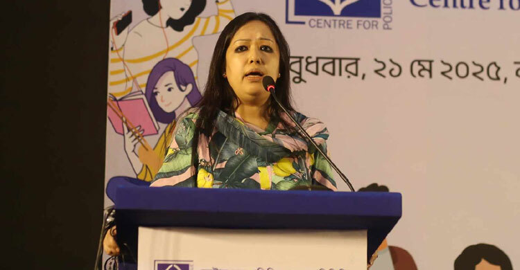 জনপ্রতিনিধিদের সরকারি হাসপাতালে চিকিৎসা নিতে বাধ্য করতে হবে: রুমিন ফারহানা