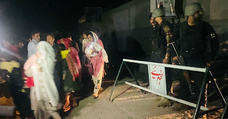 পাকিস্তানে দুটি মসজিদে হামলা চালিয়েছে ভারত, নিহত বেড়ে ৮