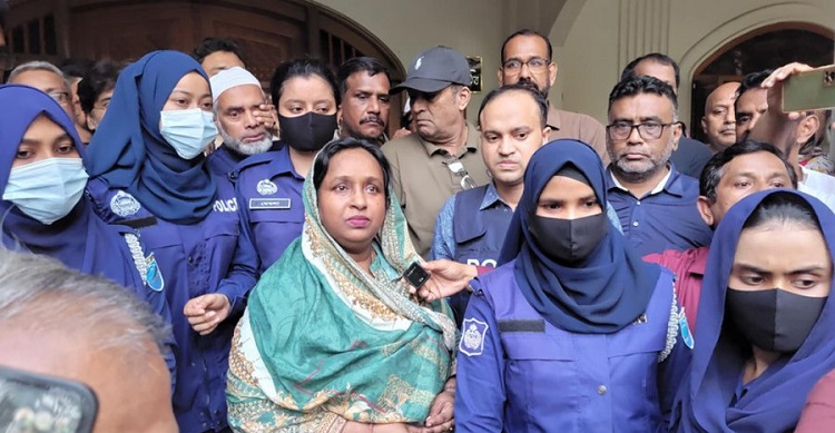 কারাগারে আইভী