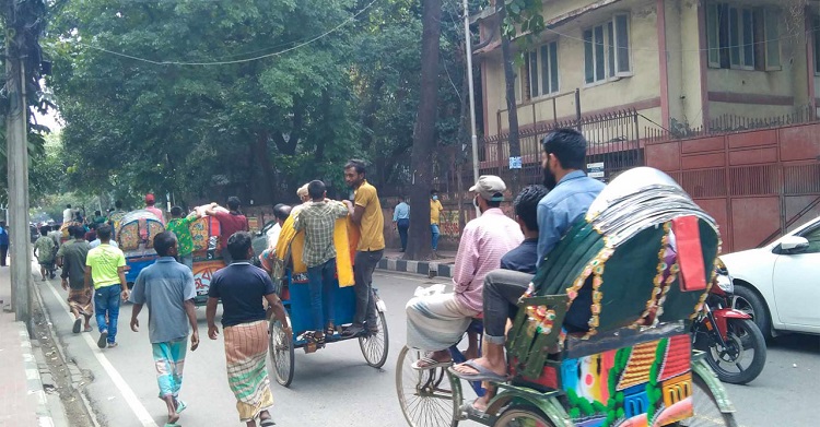 এক এনআইডিতে একটি রিকশা, অন্য এলাকায় গেলেই শাস্তি