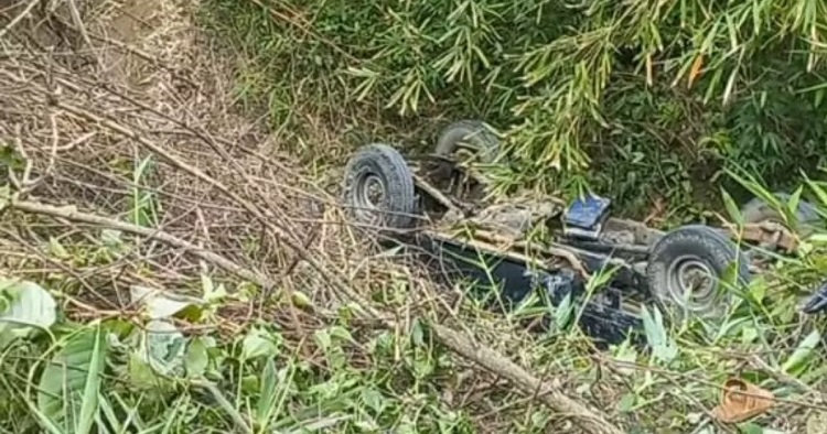 আলীকদমে জিপ পাহাড়ি ঝিরিতে পড়ে নিহত ১, আহত ২৩
