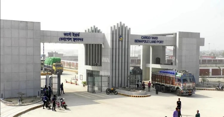 বেনাপোলে আমদানি-রফতানি বাণিজ্য স্বাভাবিক হওয়ার পথে