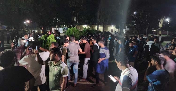 রাবিতে ছাত্রজোট ও শাহবাগবিরোধী শিক্ষার্থীদের দফায় দফায় সংঘর্ষ