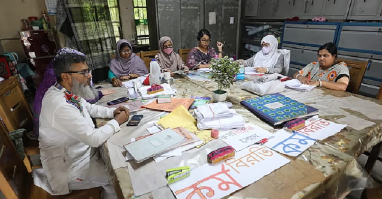 কর্মবিরতি স্থগিত করলেন প্রাথমিকের সহকারী শিক্ষকরা