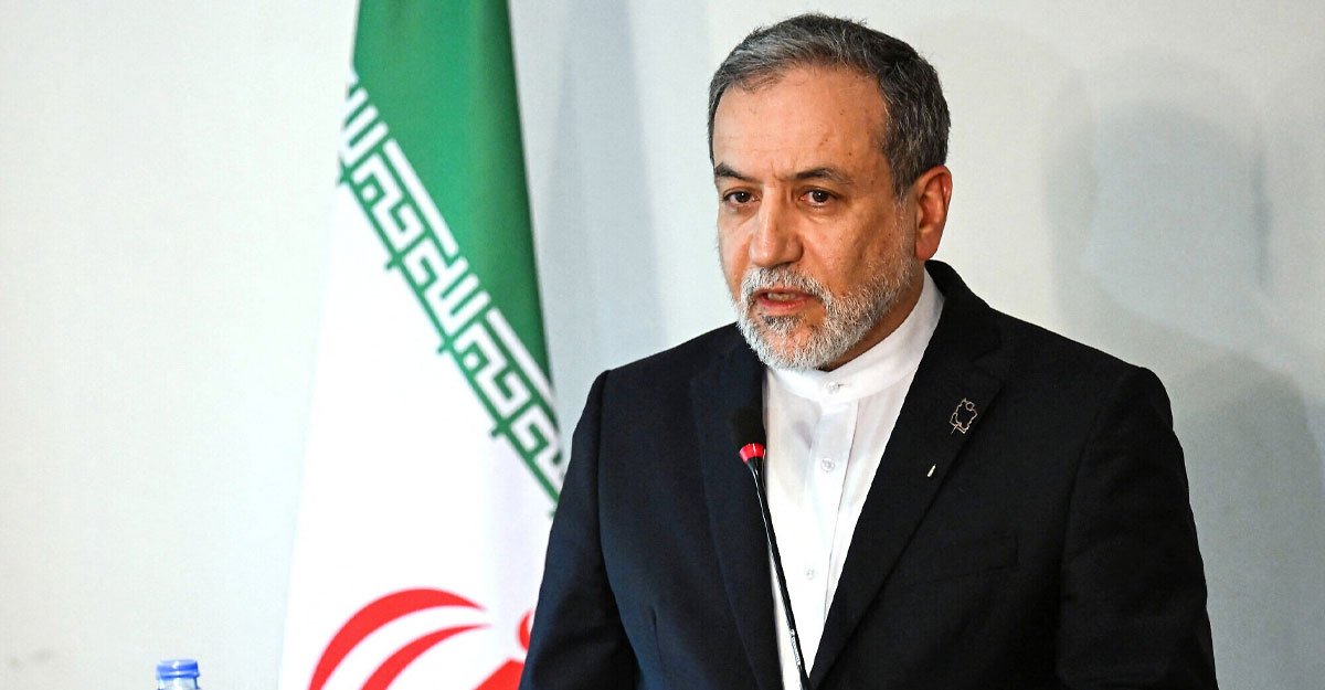 যুক্তরাষ্ট্রের সঙ্গে আলোচনার সম্ভাবনা উড়িয়ে দিল ইরান