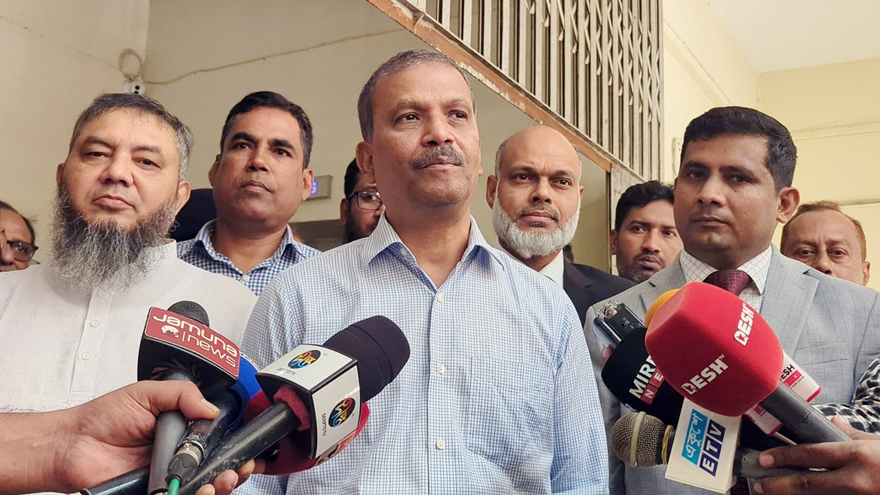 'ফেব্রুয়ারিতেই নির্বাচন করতে বদ্ধপরিকর সরকার'