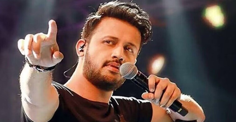 ঢাকায় কনসার্টের বিষয়ে যে বার্তা দিলেন আতিফ আসলাম